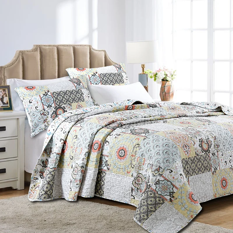 Moorea Print Patchwork 3-Piece Reversible Quilt Bedding Set