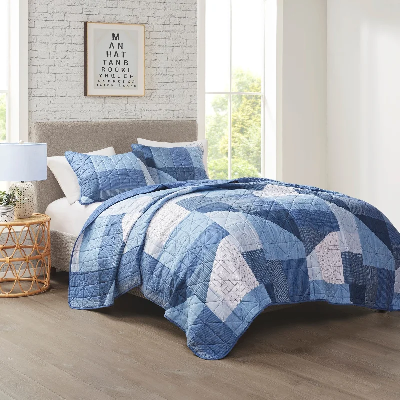 Intelligent Design Wesley Blue Patchwork Printed Reversible Quilt Set