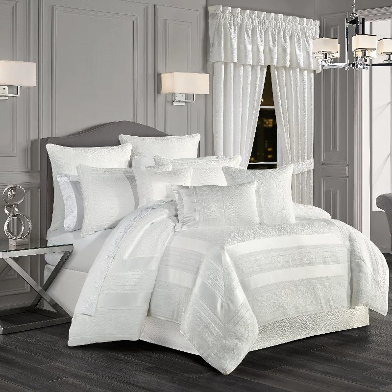 J. Queen New York Epic Comforter Set