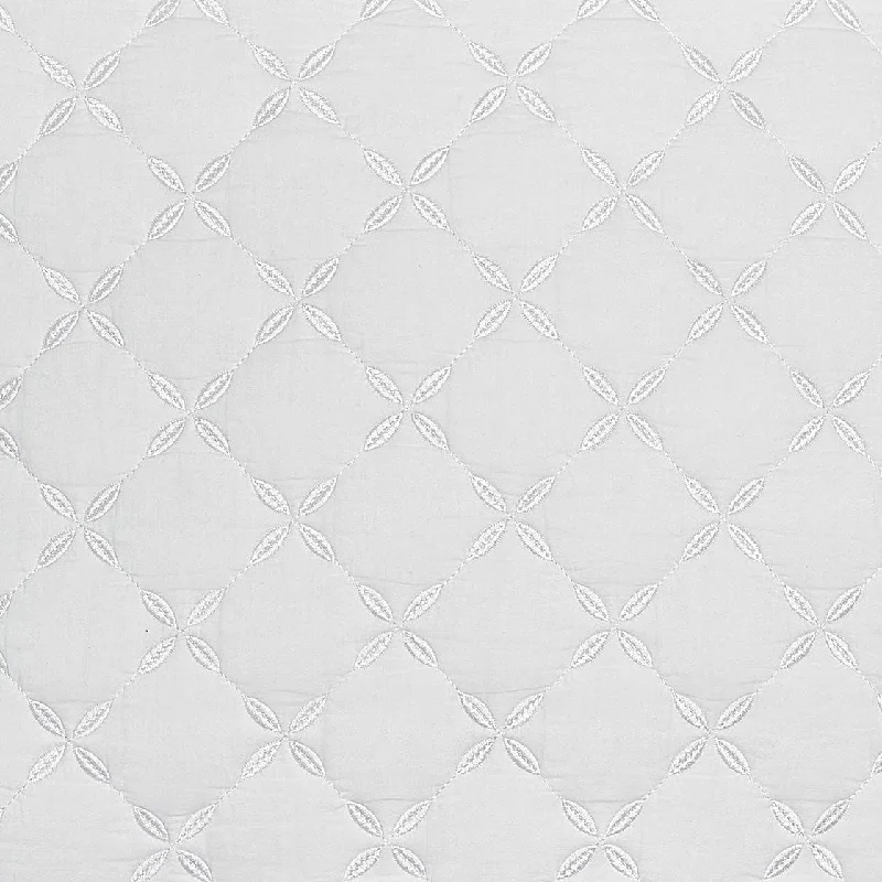 Layla White Quilt Swatch