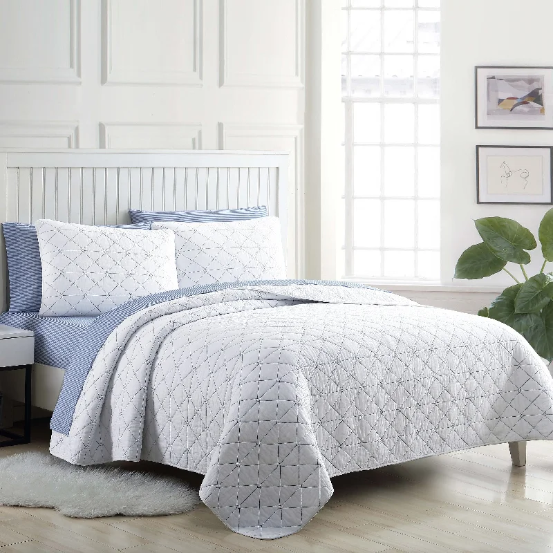 Poppy & Fritz Solid Kelsey Cotton Blue Quilt Set