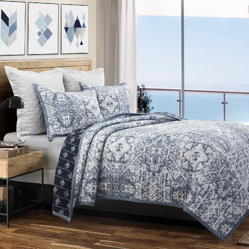 Skyler Reversible Quilt Set