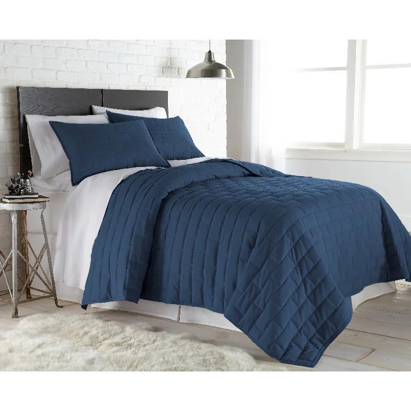 Vilano Ultra-Soft Lightweight Brickyard 3-piece Quilt and Sham Set