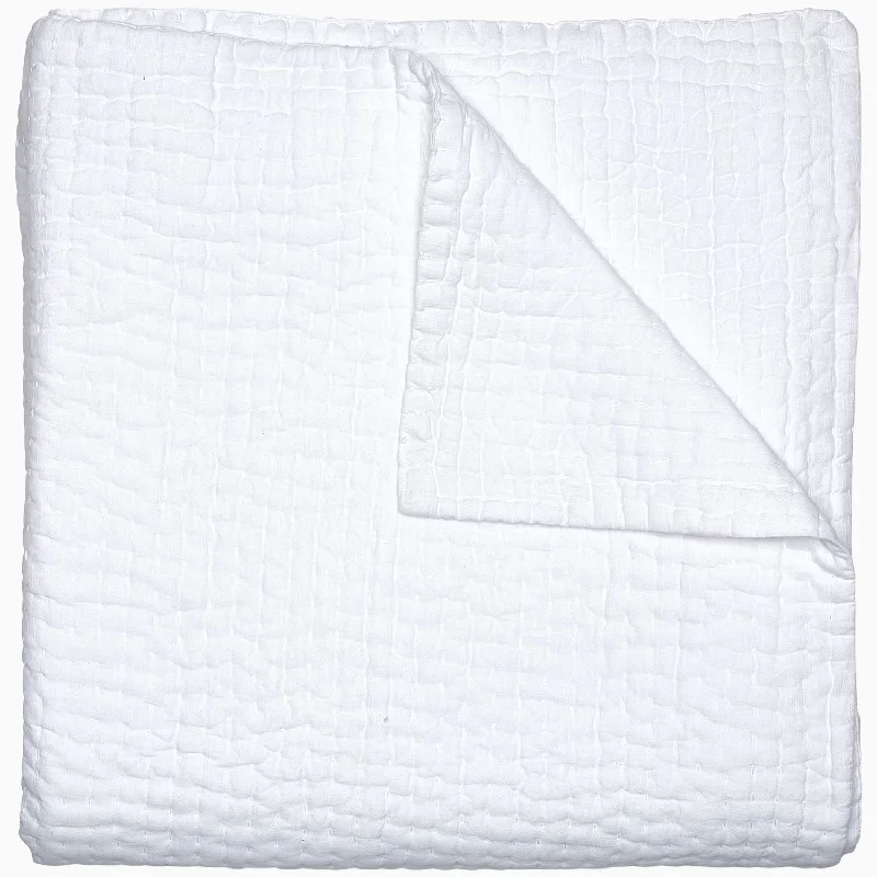 Vivada White Woven Quilt